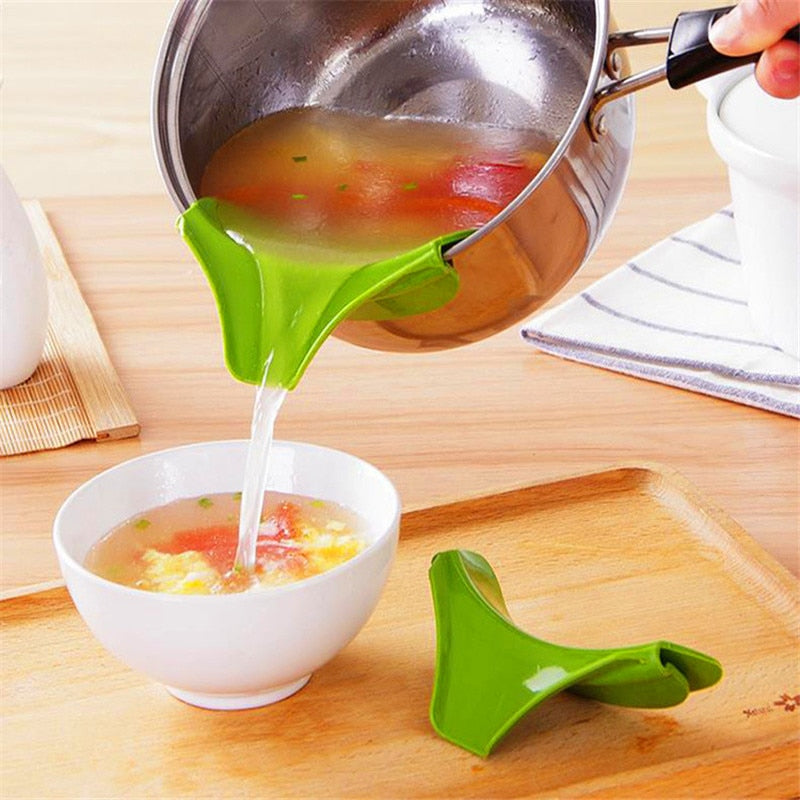 Pots Pans Rim Leak-proof Kitchen Silicone Funnel Kitchen Tools Color Random